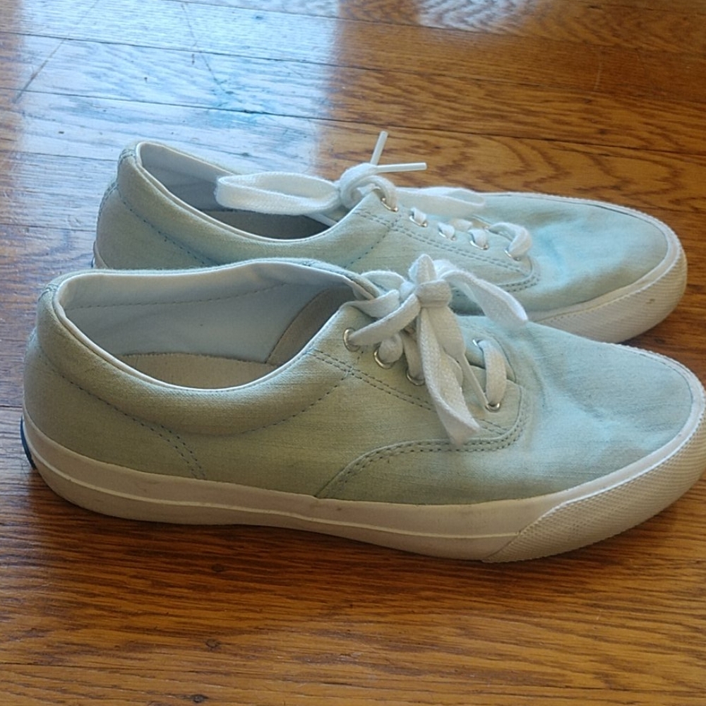 Size 6 lightly used powder blue Keds